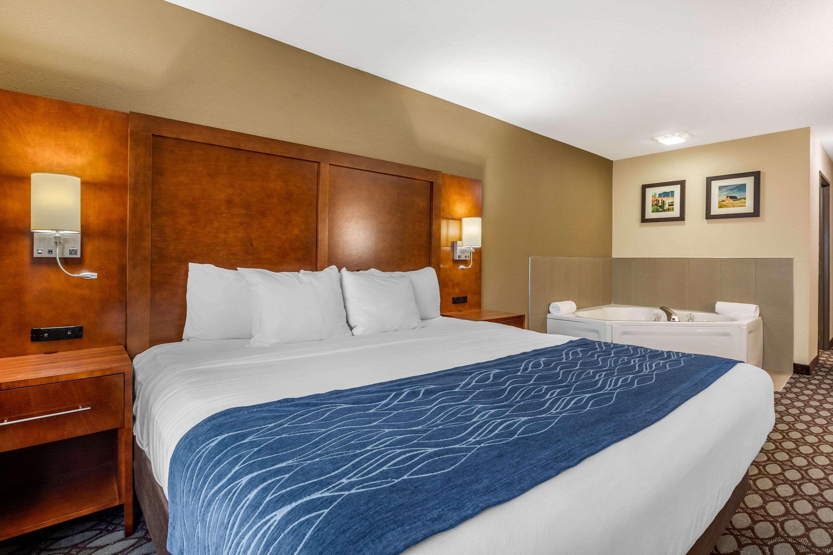 Comfort Inn Story City Екстериор снимка