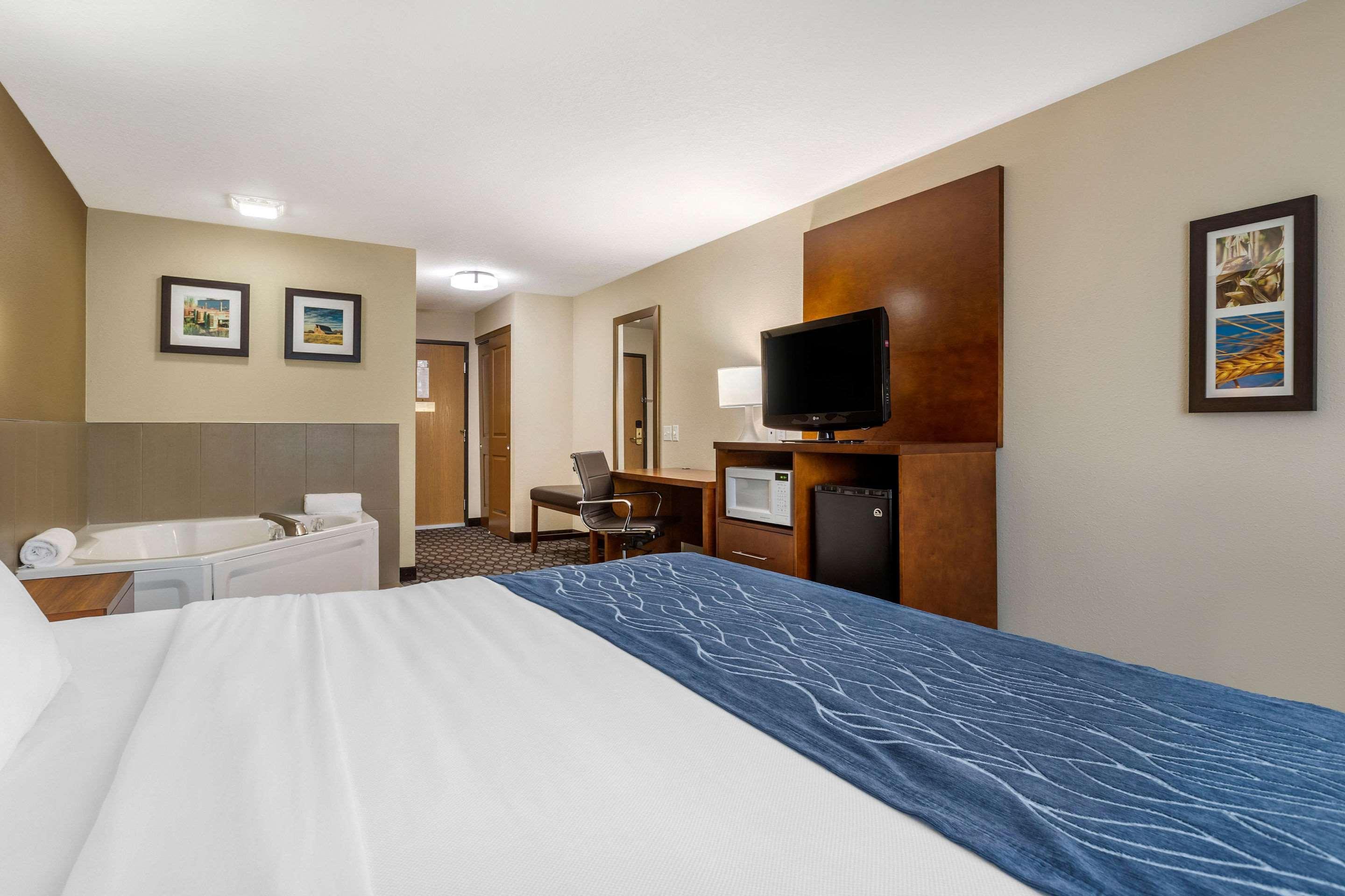 Comfort Inn Story City Екстериор снимка