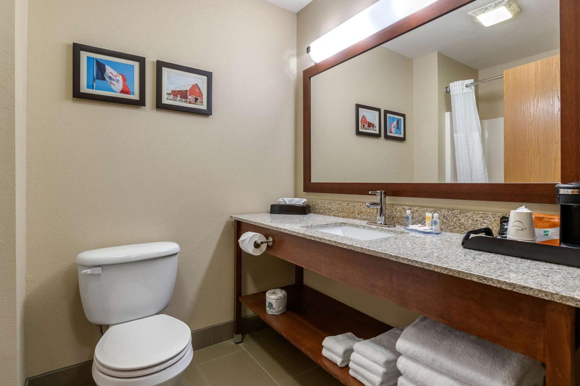 Comfort Inn Story City Екстериор снимка