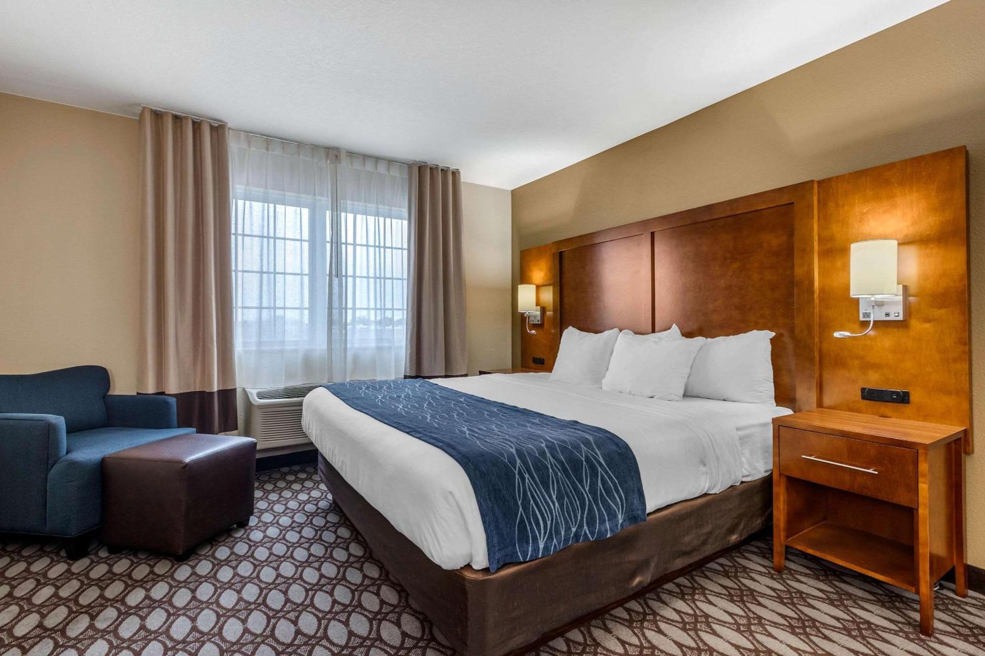 Comfort Inn Story City Екстериор снимка