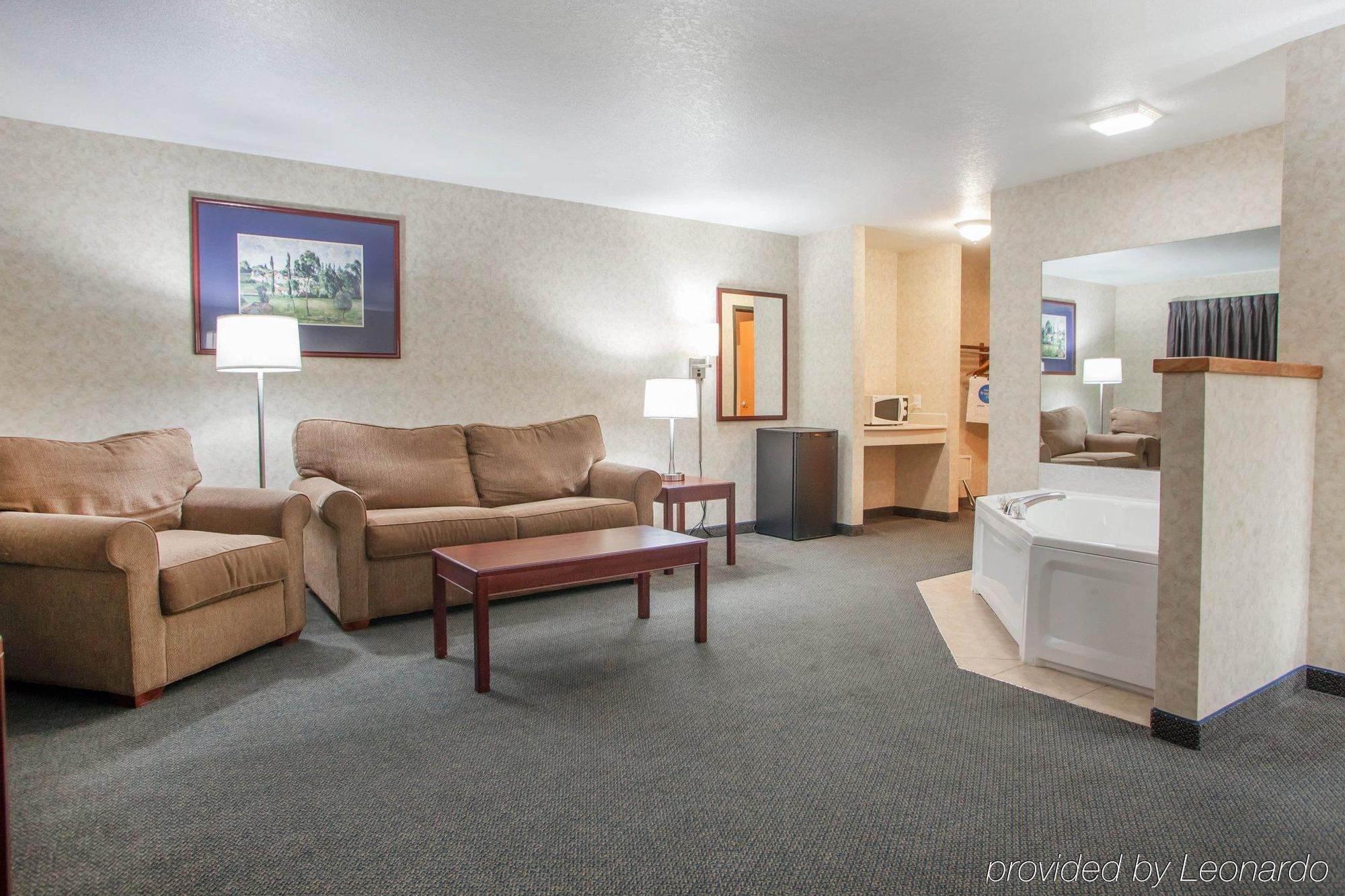Comfort Inn Story City Екстериор снимка