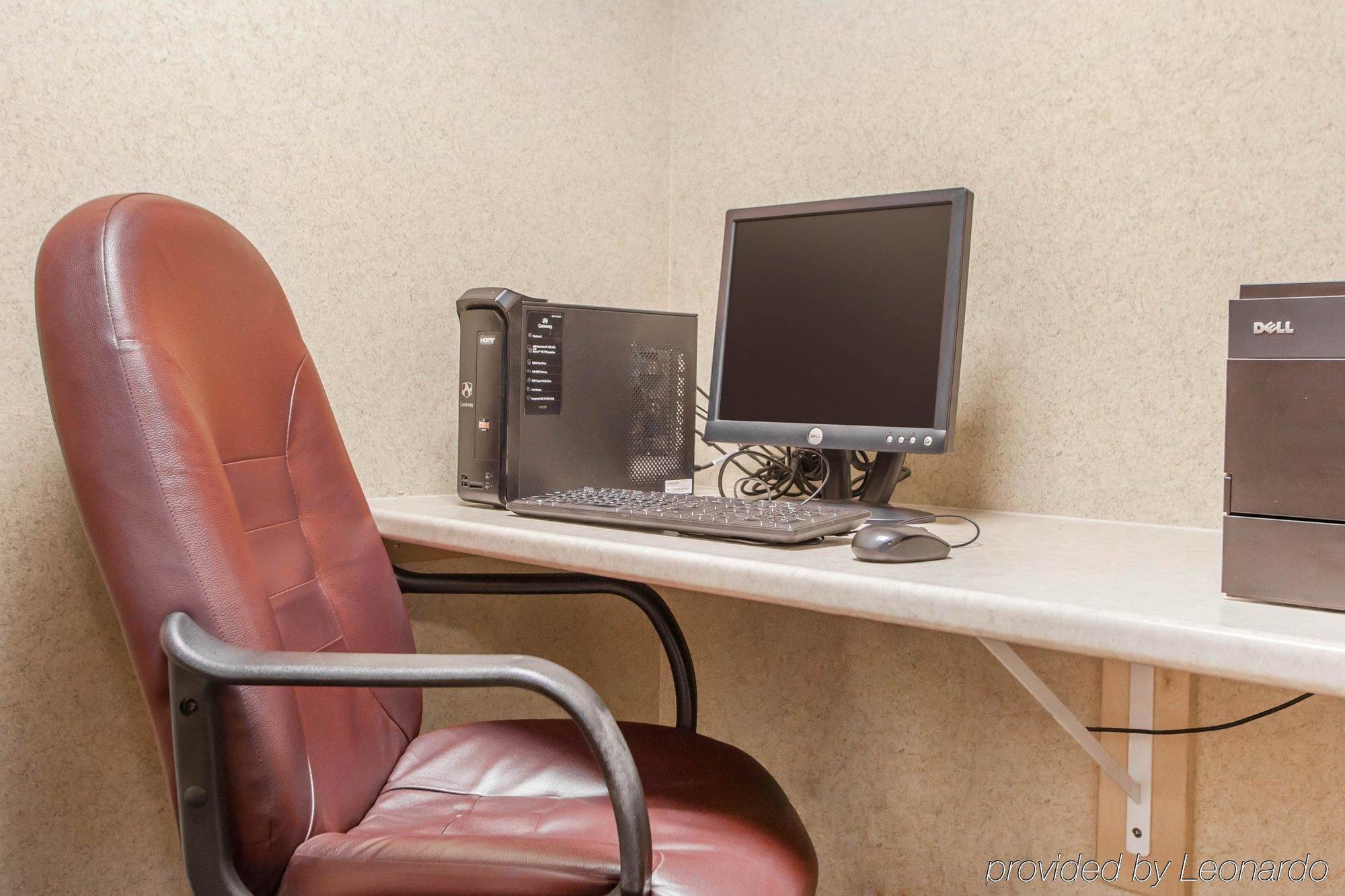 Comfort Inn Story City Екстериор снимка