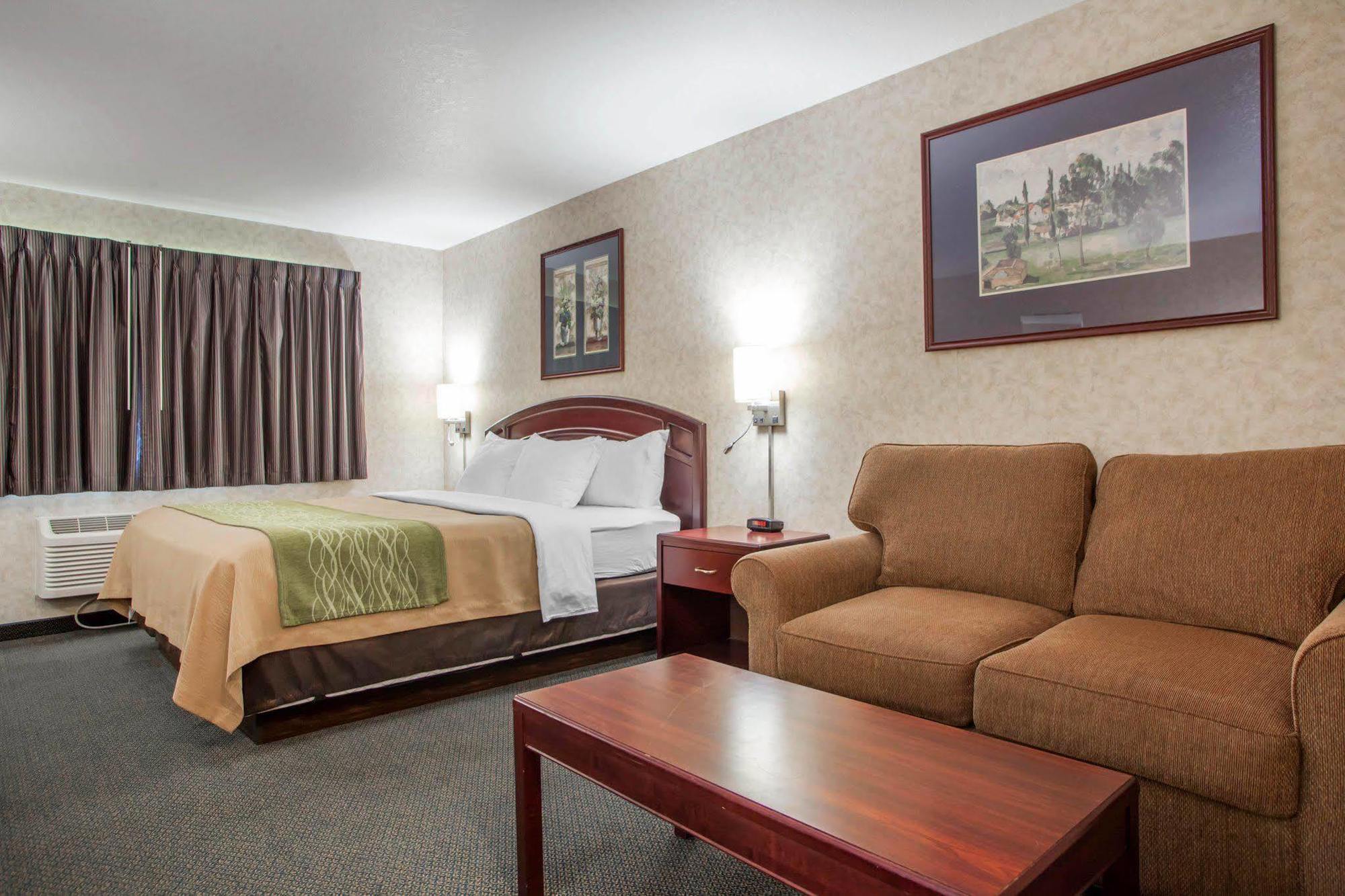 Comfort Inn Story City Екстериор снимка